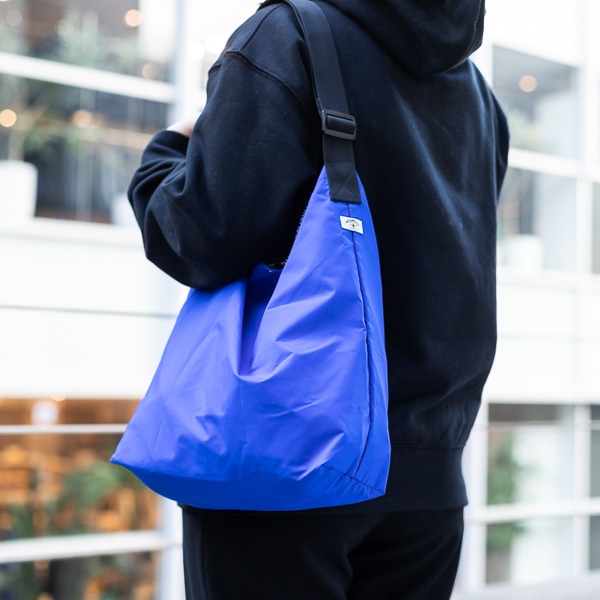 AKOMEYA TOKYO/ 簡易保冷携帯バッグ　ブルー