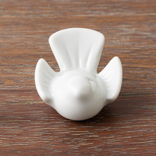 AKOMEYA TOKYO/ 波佐見焼 福良雀 箸置 白(白): 食器｜AKOMEYA TOKYO