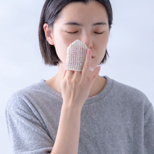 絹屋×AKOMEYA TOKYO 贅沢シルクのフィンガーミトン