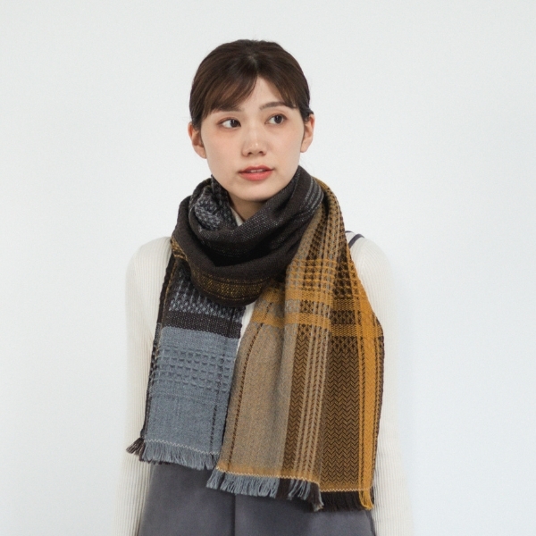 AKOMEYA TOKYO/工房織座 KAWARI WOOL MAFFLER マスタードブラウン