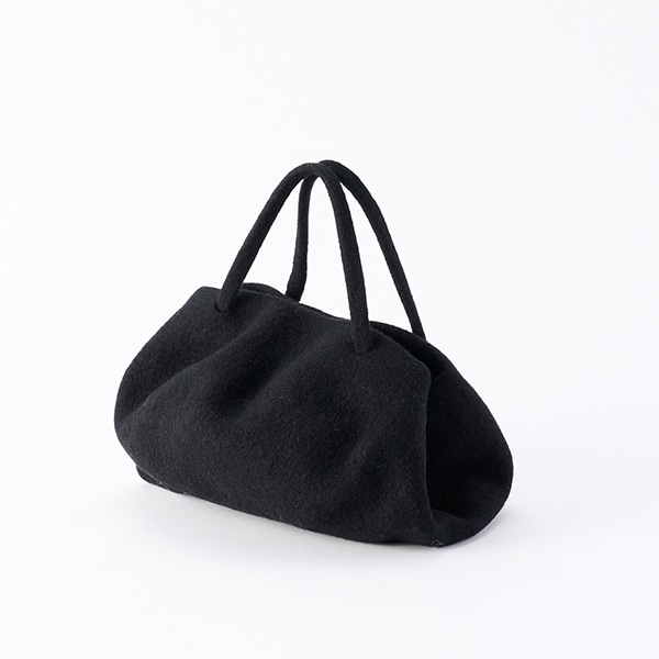 YOKOI ベレーポーチ ブラック(ブラック): ファッション｜AKOMEYA TOKYO