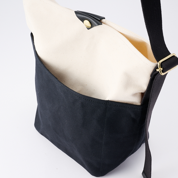 NIZYU KANO/ TWO-TONE ワンショルダーS 生成×ブラック