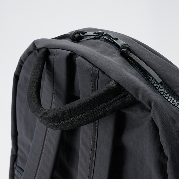 NIZYU KANO/ ライトナイロンリュック S スレートグレー