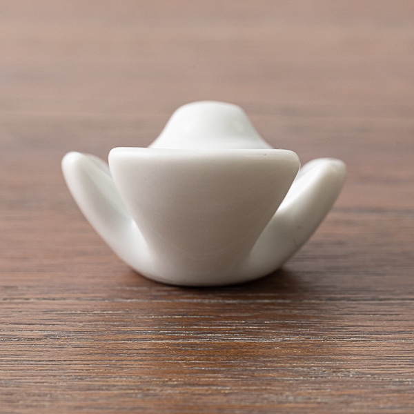 AKOMEYA TOKYO/ 波佐見焼 福良雀 箸置 白(白): 食器｜AKOMEYA TOKYO