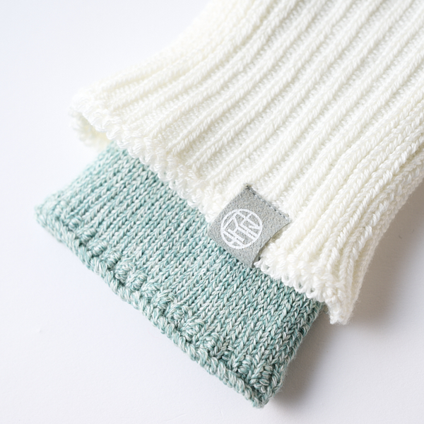 AKOMEYA TOKYO/ ニットアームウォーマー セージ×アイボリー