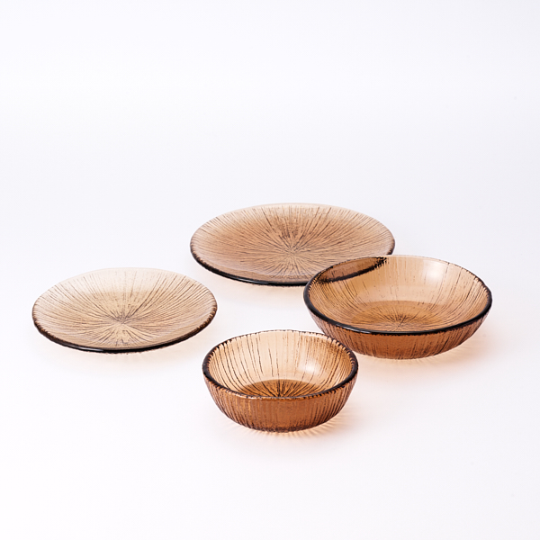 AKOMEYA TOKYO/ 線彫Glass 小鉢 ブラウン(小鉢 ブラウン): 食器