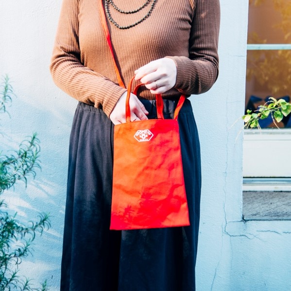 AKOMEYA TOKYO/ ギフトバッグ サコッシュ レッド