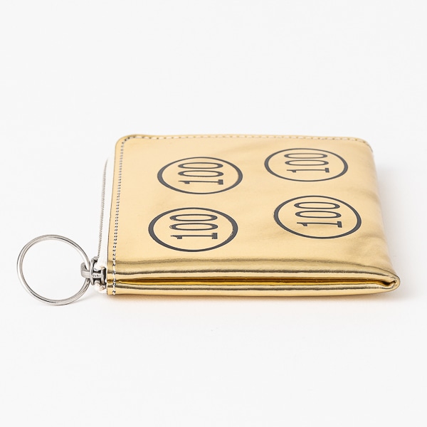 Change pouch outlet