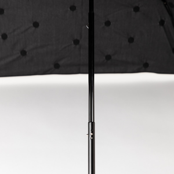 AKOMEYA TOKYO/ ドット刺繍日傘　折傘　ラタンハンドル　ブラック