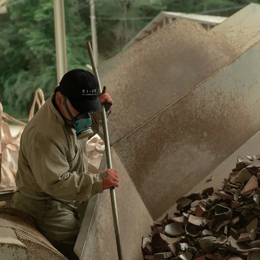 AKOMEYA TOKYO/ 備前焼 緋襷飯碗 黒土