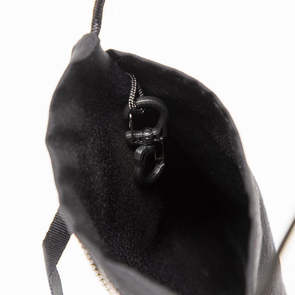 【Toteme】ブラック サテン スリングバック 送料関税込 STANDARD SUPPLY/ SLING PURSE M ブラック(ブラック