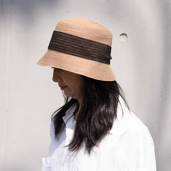 【メーカー直送】 bronze bucket abaca paper ha./ mature gold×black: TOKYO ファッション｜AKOMEYA 帽子