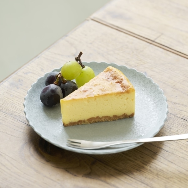 AKOMEYA TOKYO/ 渕波プレート　吹釉グレー彩　M