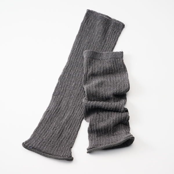 絹屋/ ふんわり軽いシルク混アームカバー 銀色