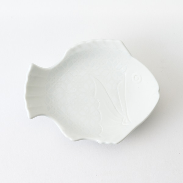 AKOMEYA TOKYO/ 有田焼　招福鯛小皿　白磁