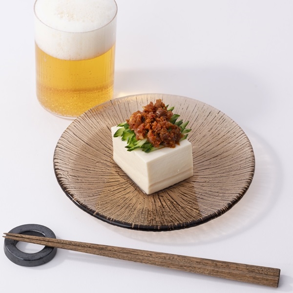 AKOMEYA TOKYO/ 線彫Glass 小皿 ブラウン(小皿 ブラウン): 食器
