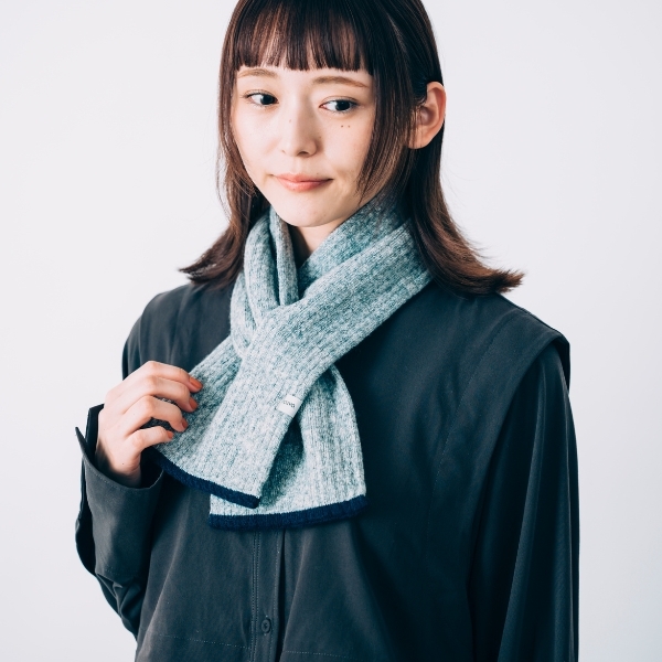 AKOMEYA TOKYO/ ecuvoショートマフラーLG×NV ライトグレー×ネイビー