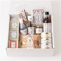 AKOMEYA TOKYO/ 人気の美味しいものセット　ギフトボックスＬサイズ入り　令和4年度