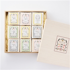 AKOMEYA TOKYO/ 令和7年産 9つの品種のお米食べ比べセット 謹製桐箱入り