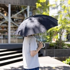 AKOMEYA TOKYO/ ドット刺繍日傘　長傘　ラタンハンドル　ブラック