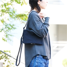 ateliers PENELOPE/ Bee Shoulder ブラック