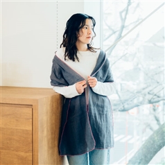 AKOMEYA TOKYO/ 風とおす　かやふちどりショール　つるばみ×ピンク
