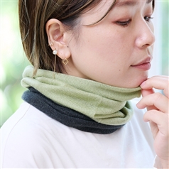 AKOMEYA TOKYO/ KOHARU シルク100％ ネックウォーマー チャコールグレー×ピスタチオ