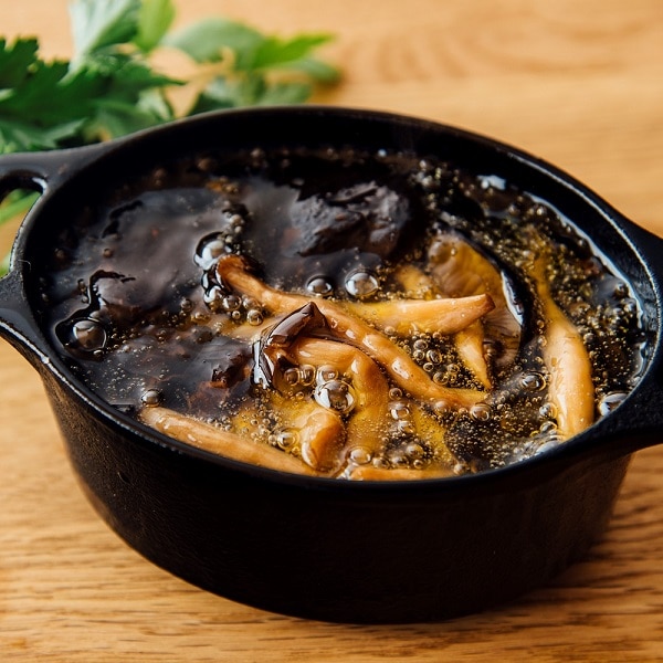 Akomeya Tokyo 素のもの そのまま 冠地どりとごぼうのアヒージョ 冠地鶏とごぼう ごはんのお供 缶詰 Akomeya Tokyo