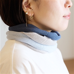 AKOMEYA TOKYO/ かぜまとう ネックカバー ネイビー×ライトブルー