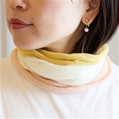 AKOMEYA TOKYO/ かぜまとう ネックカバー ピンク×イエロー