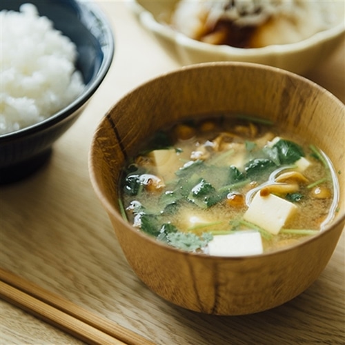 【かつお出汁】豆腐となめこの味噌汁