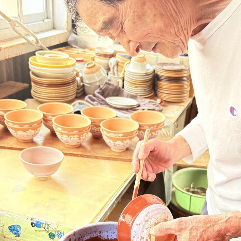 信楽焼の魅力が活きる立志窯・小西立士さんがつくるアコメヤの端反碗