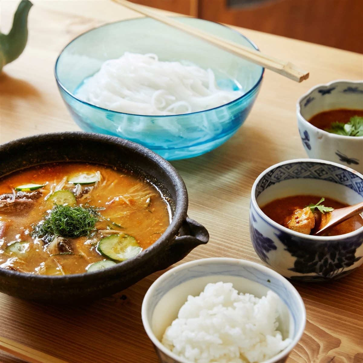 夏にぴったり！ 料理家・熊谷典子さんがつくるAKOMEYA TOKYOのレトルトカレーアレンジレシピ ～鰤×梅干し編～