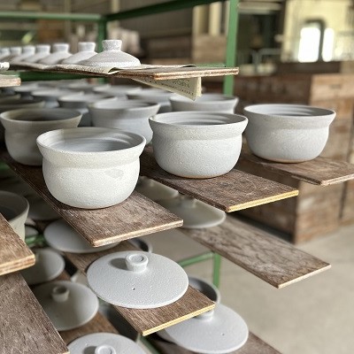 AKOMEYA TOKYO/有田焼 黒釉 ごはん土鍋パーツ3合 外蓋(3合 外蓋): 台所 