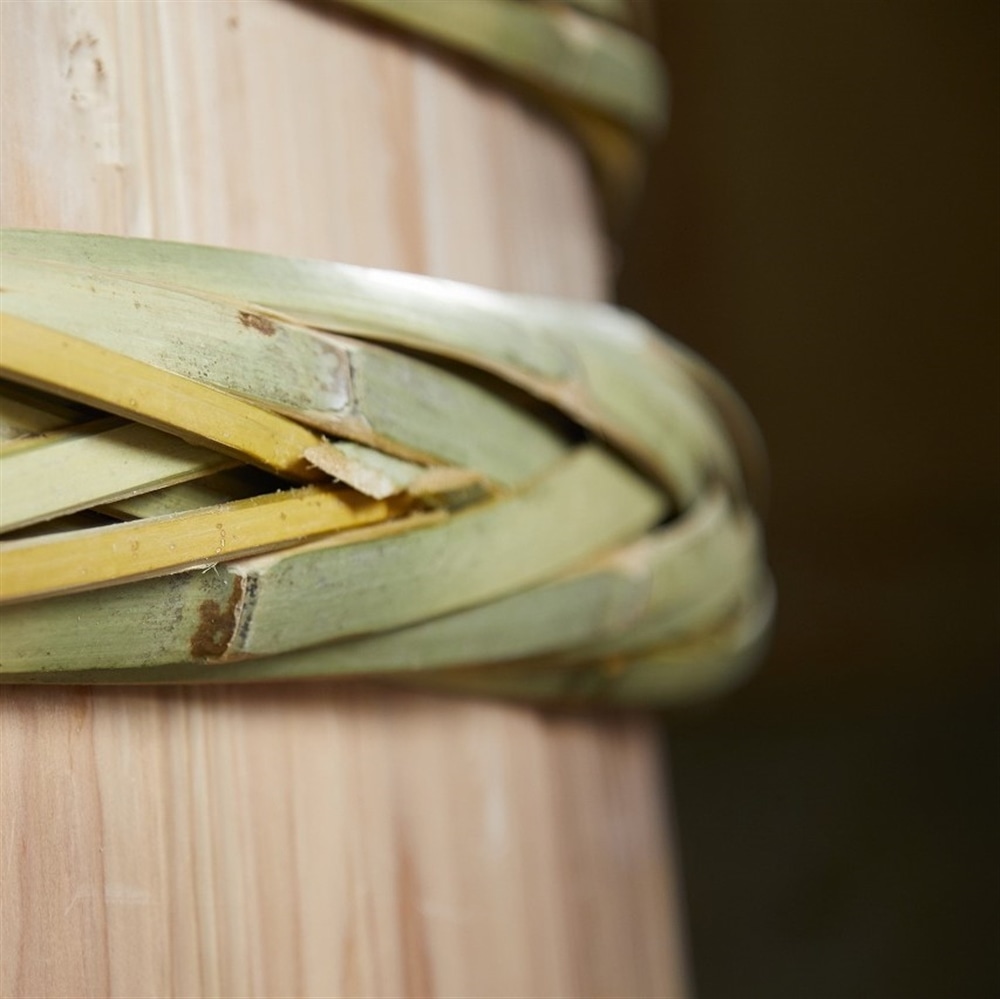 アコメヤの木桶味噌ができるまで③「木桶作りと名入れのこと」