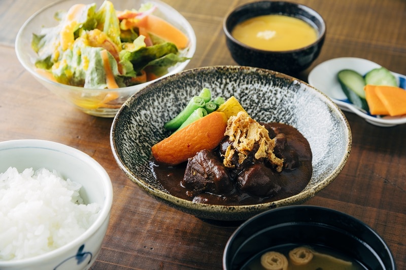 牛タンの味噌仕立て和風シチュー御膳<br>￥1,980／単品 ￥1,300<br>※シチューの野菜は変更する場合がございます<br>