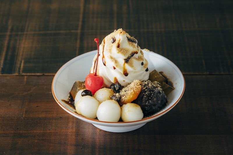 ほうじ茶寒天の黒蜜きなこあんみつ<br>￥980 <br>ご提供時間：14:00～