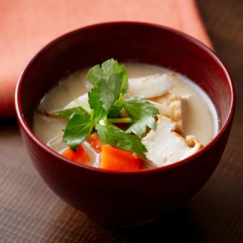 【根菜出汁】厚揚げ豆腐と根菜の味噌汁