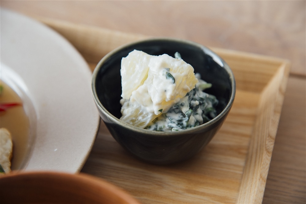 春菊と文旦のクリームチーズ白和え Akomeya Tokyo 春菊と文旦のクリームチーズ白和え Akomeya Tokyo