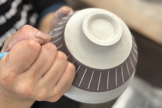 伸びやかに生活に光を灯す。美濃焼「伸光窯」の器｜AKOMEYA TOKYO